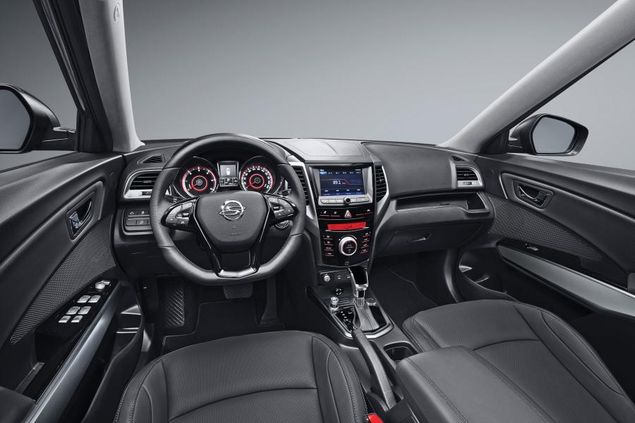Торпедо SsangYong Tivoli Armour 2017 года  (KR) (фото 10 из 21)
